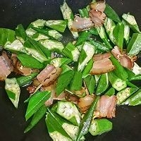 秋葵炒腊肉怎么做好吃