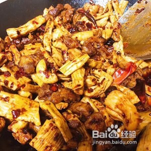 养生食补干笋子牛肉米线的做法