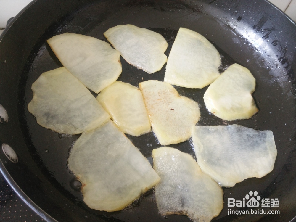 煎马铃薯片的做法