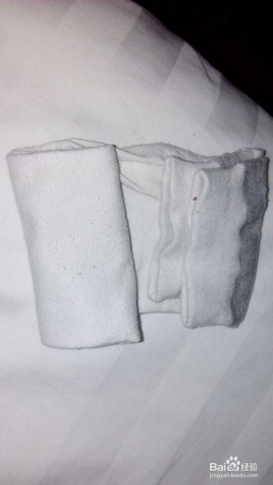 如何简单叠衣服,裤子,袜子,内裤