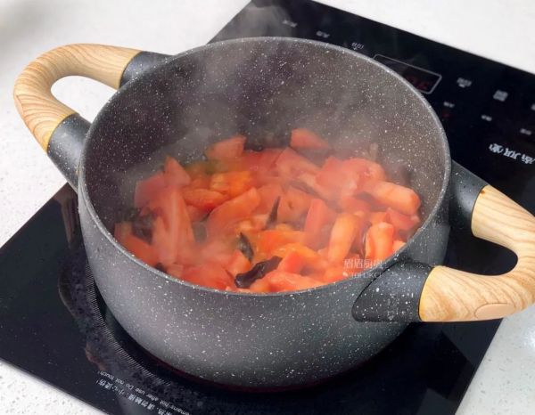 缤纷番茄鸡蛋面