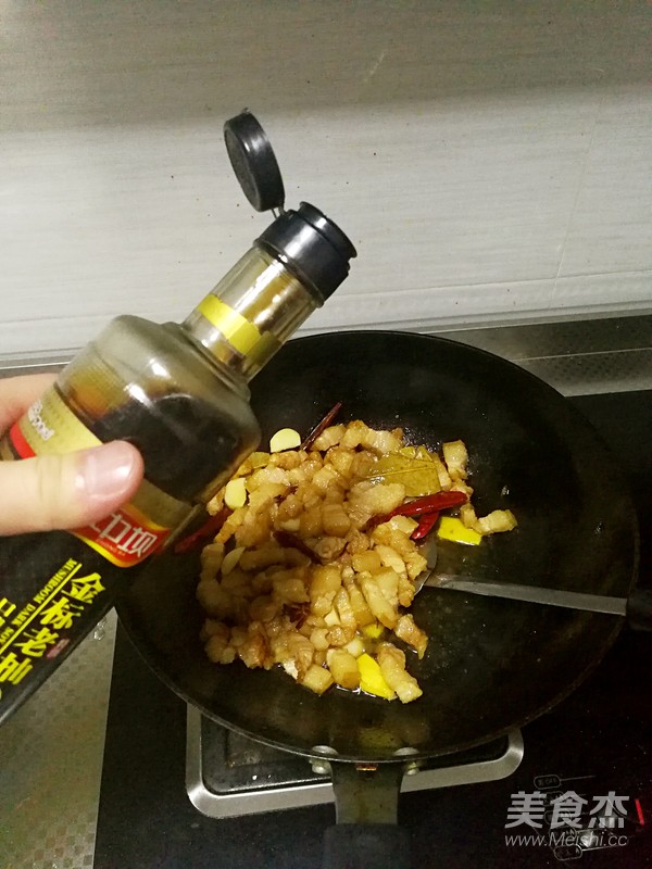 芋子红烧肉的做法