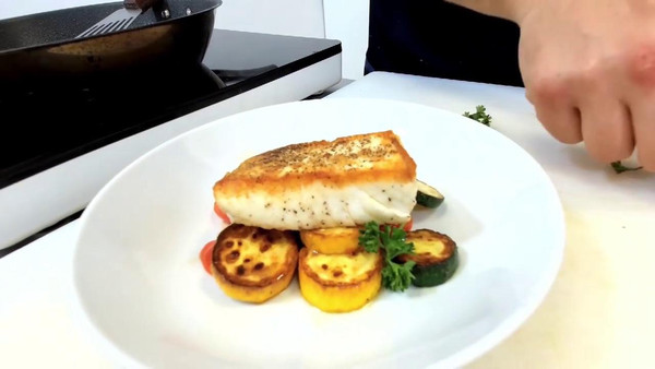 香煎加拿大大比目鱼排