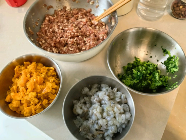 咸蛋黄虾仁馄饨