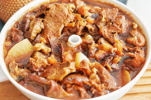 蒸汽锅白萝卜牛巴脑