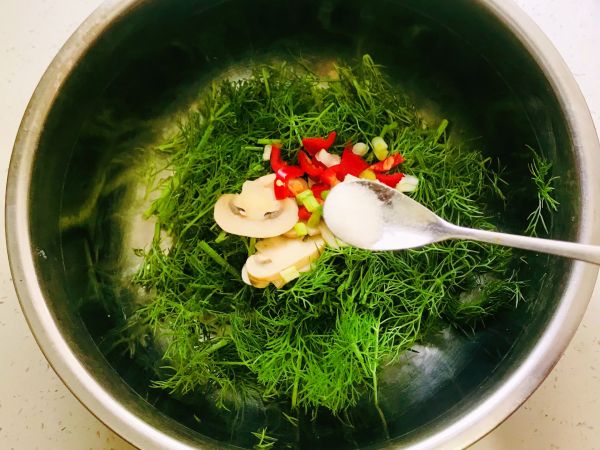 凉拌口蘑茴香菜