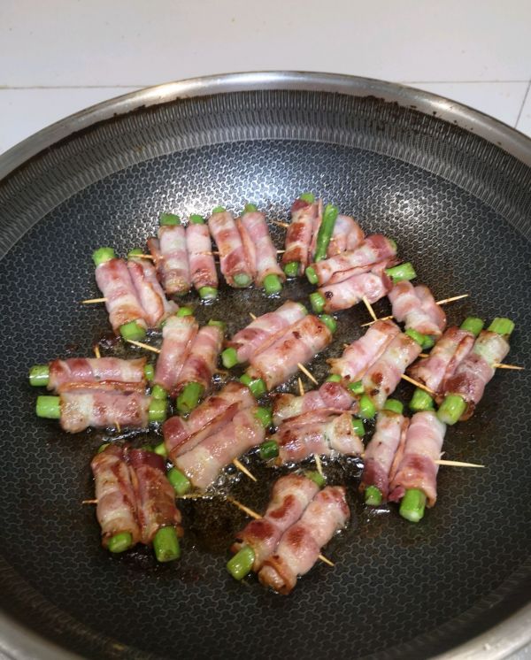 香煎培根芦笋卷