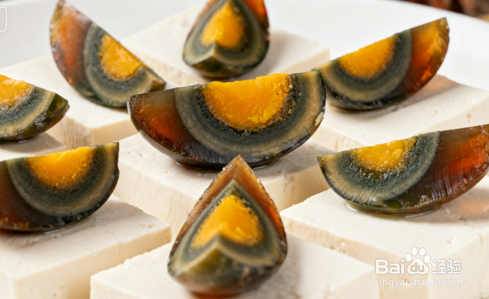 皮蛋豆腐的凉拌技巧：嫩滑入味，调料简单不复杂