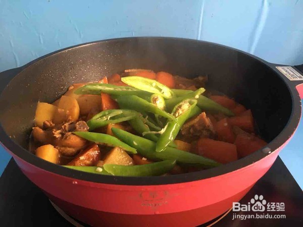 土豆烧鸡的做法