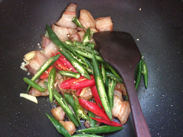 教你做美味的线椒五花肉,是一道不错的菜