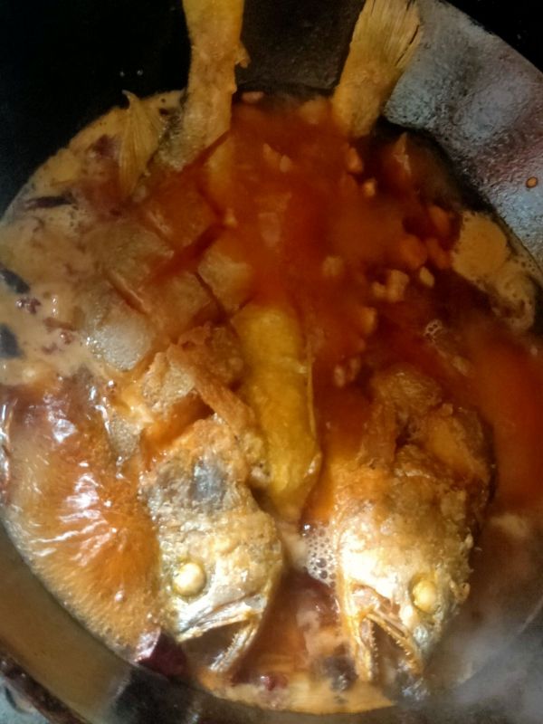 五花肉烧黄花鱼