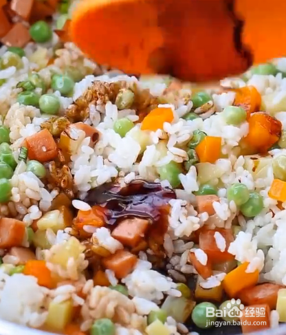 如何制作什锦炒饭？