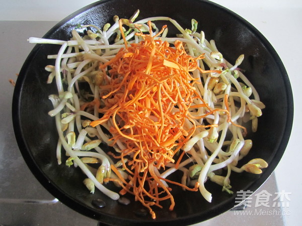 虫草花花生芽炒肉丝