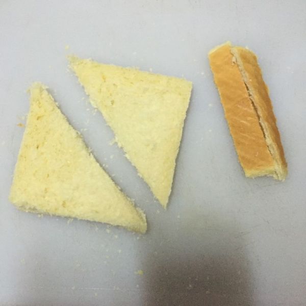 煎蛋火腿肠三明治