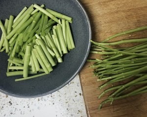 教你怎么做芦蒿炒腊肉湖南家常菜必吃