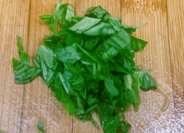 番茄鲭鱼甜菜头蓝纹奶酪沙拉