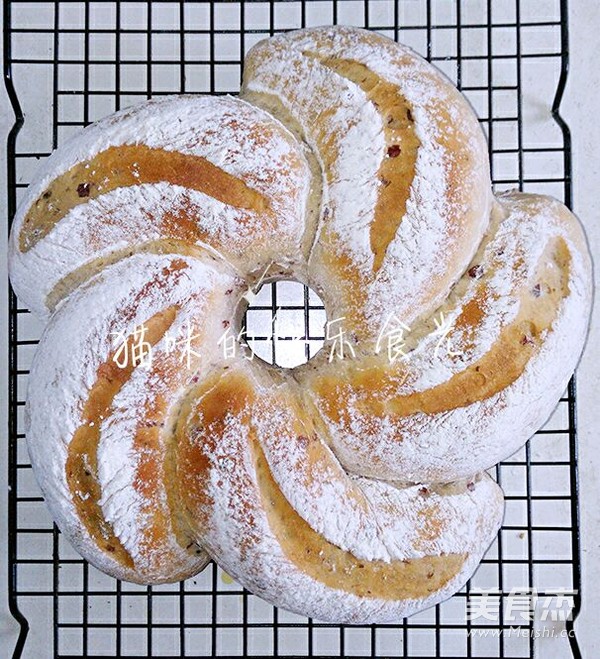 蔓越莓花环面包