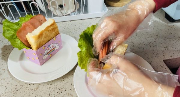 拔草厚蛋烧三明治