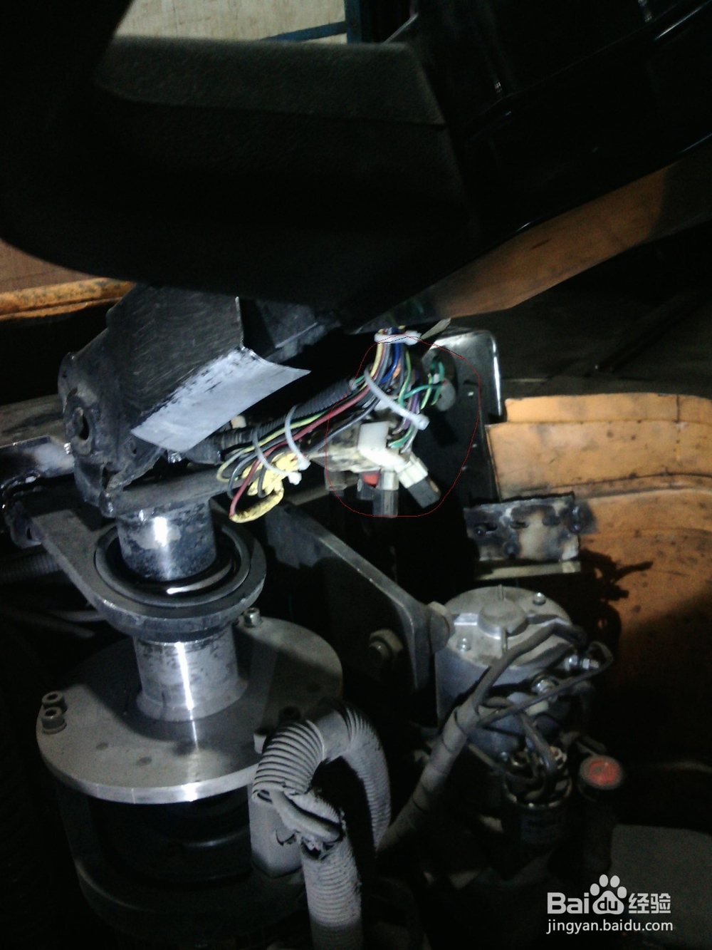 工厂用2T拖头车不能前后移动怎么办