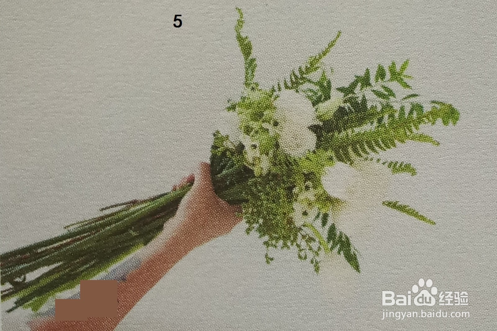 白色手绑花束的插法