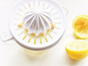 在家制作美味的柠檬酱