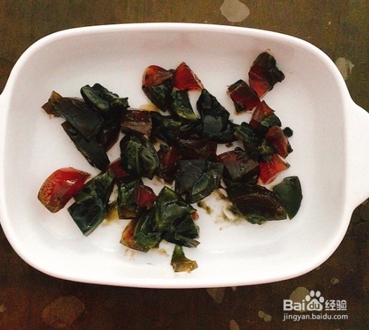 淡雅的三色蛋