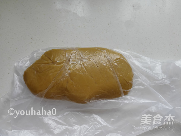 广式蛋黄月饼