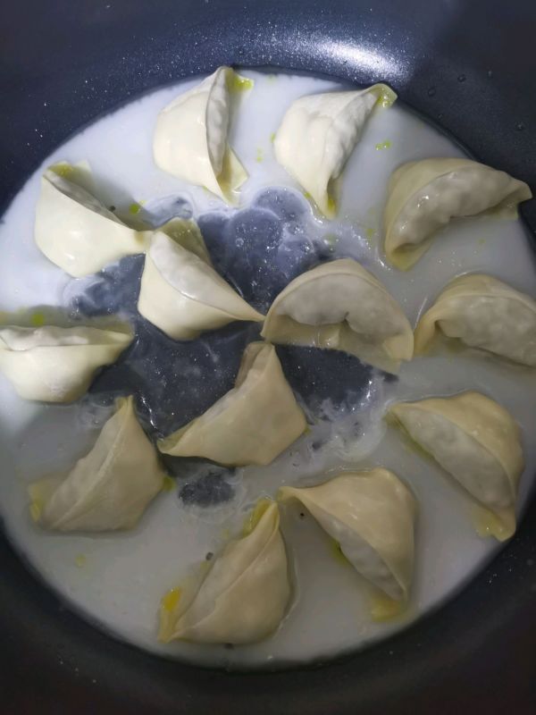 蕾丝冰花煎馄饨