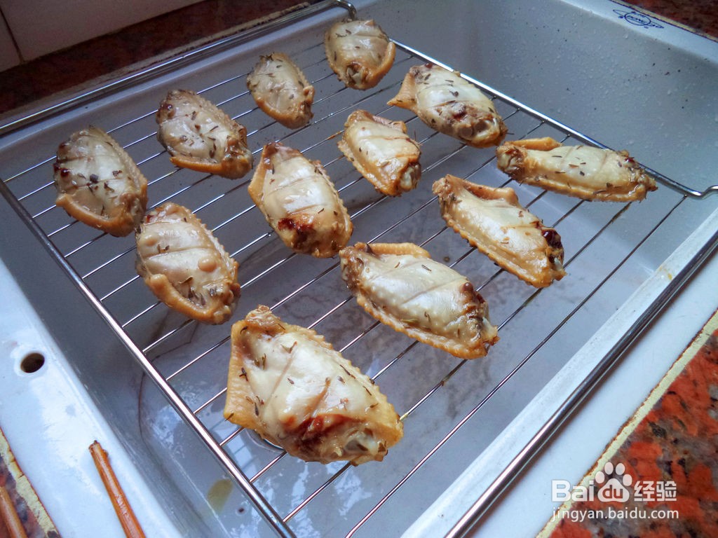 如何做出香草烤鸡翅?