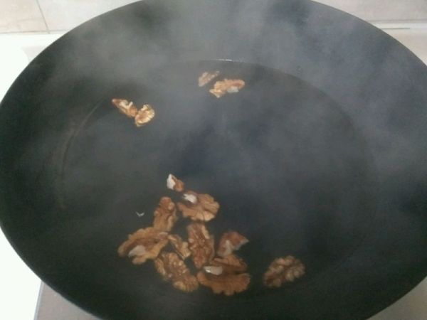 麻酱拌坚果菠菜