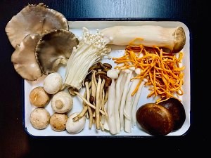 鲜到起飞的菌菇汤！