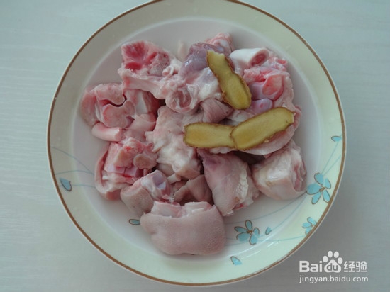 舌尖上的24节气处暑之【金针炖猪蹄】