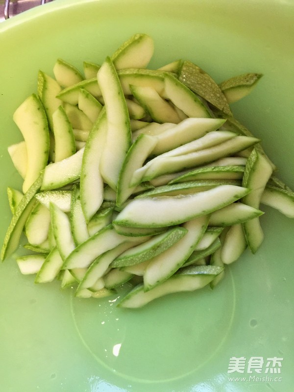 西葫芦炒肉的做法