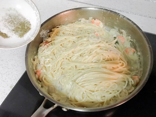 奶油口菇虾仁意面