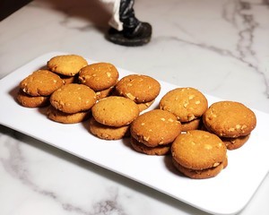 椰香花生酥曲奇饼干的做法