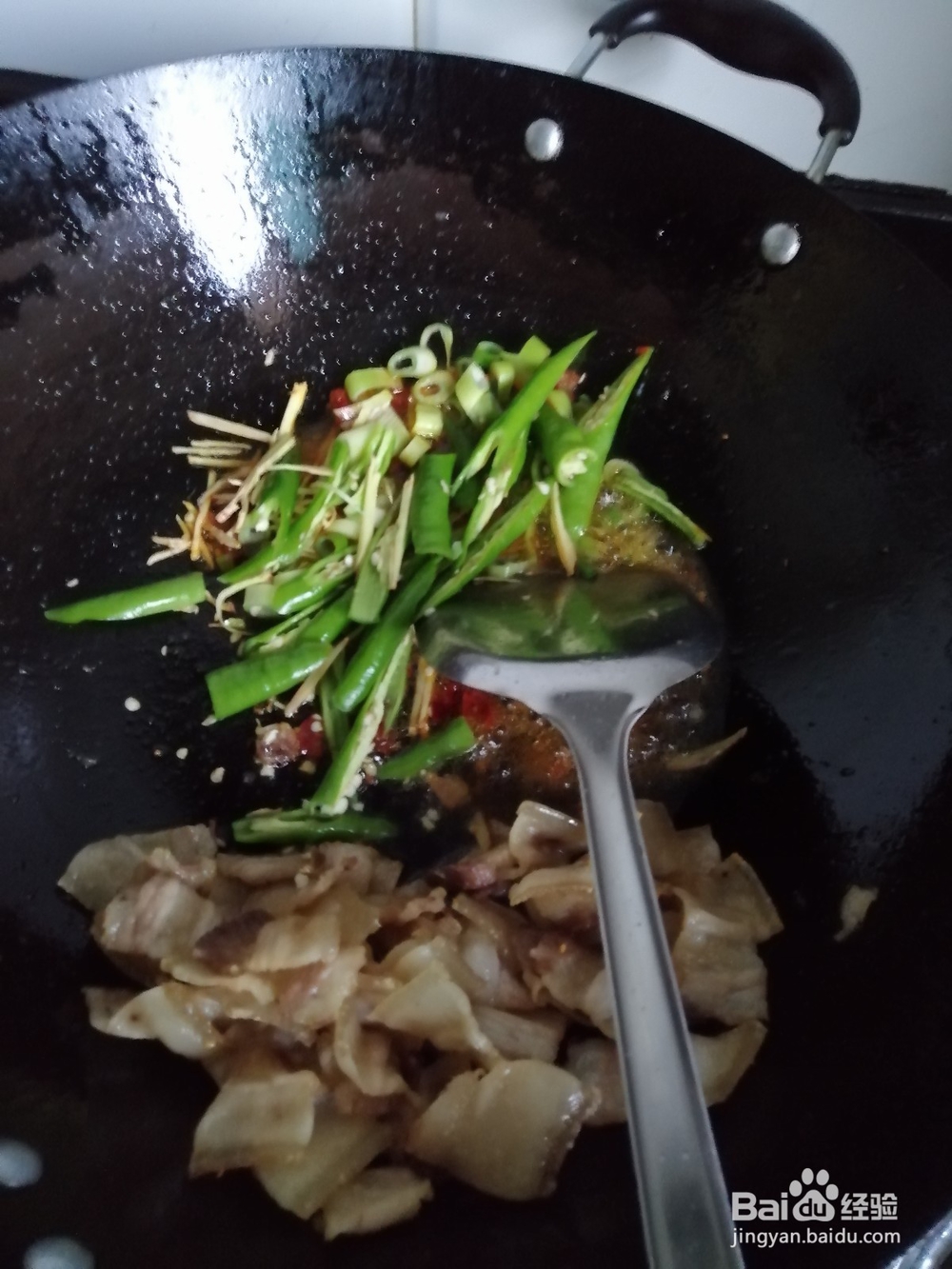 胡萝卜木耳炒肉怎么做