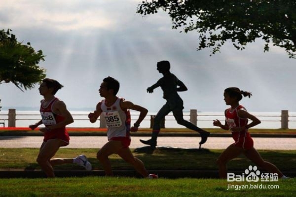 平时不怎么运动跑全马