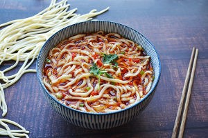 懒人酸汤面的制作方法