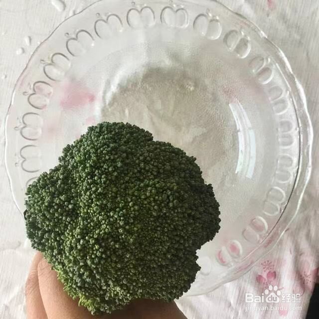 6个月宝宝辅食--西蓝花泥