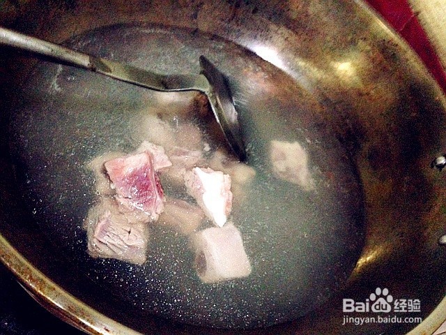 西红柿焖排骨的做法