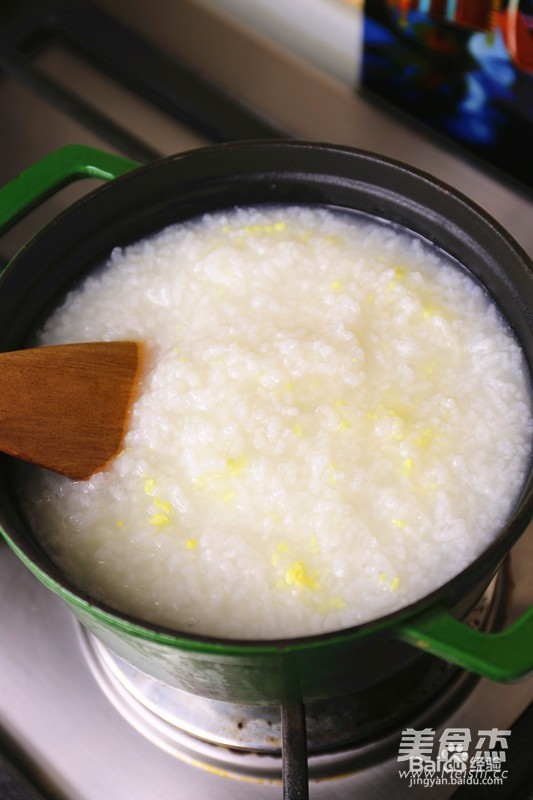 皮蛋瘦肉粥的做法