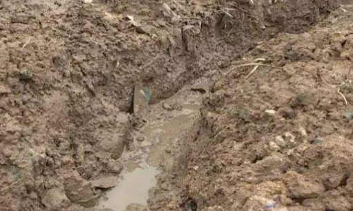 私人能给公司挖一条排水沟吗