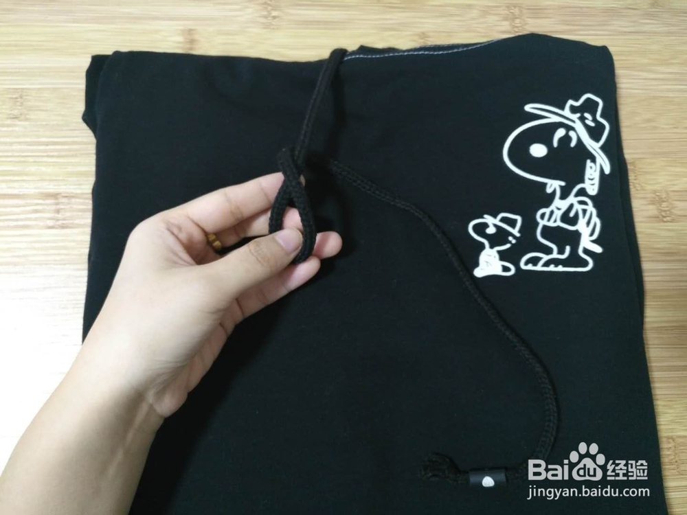 卫衣带子怎么打结好看