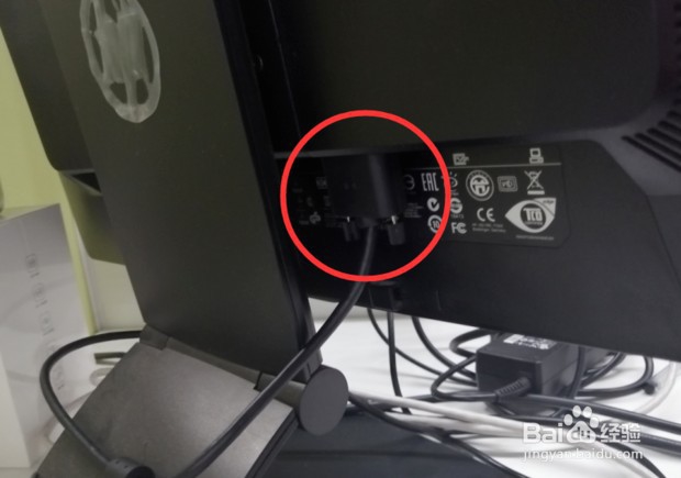 一台电脑两个显示器的连接方法(双屏显示)