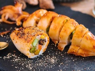 鱿鱼包饭怎么做？