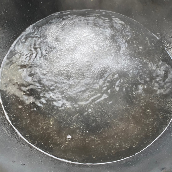 西红柿鸡蛋生菜卤牛肉煮荞麦刀削面