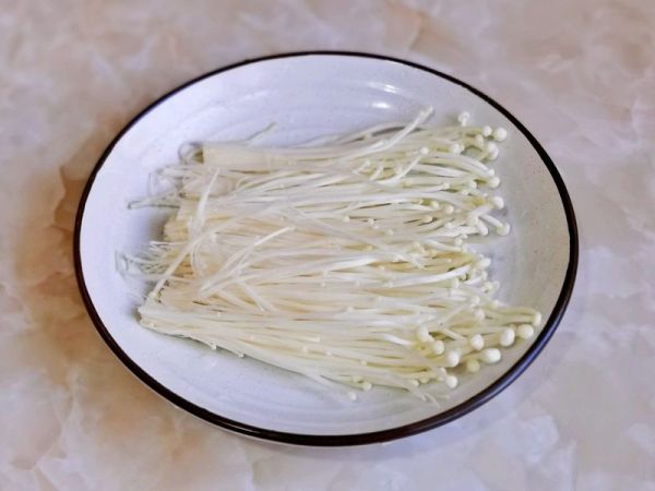 蒜蓉蛤蜊蒸金针菇