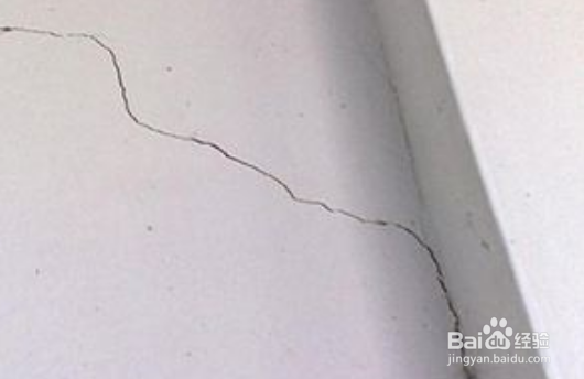 房子刚装好3个月墙就裂缝了怎么办