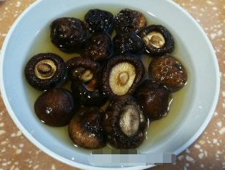 【爱心早餐】教你做百吃不厌的三鲜面