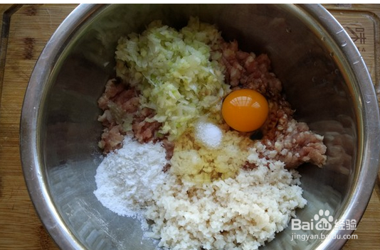如何制作红烧狮子头